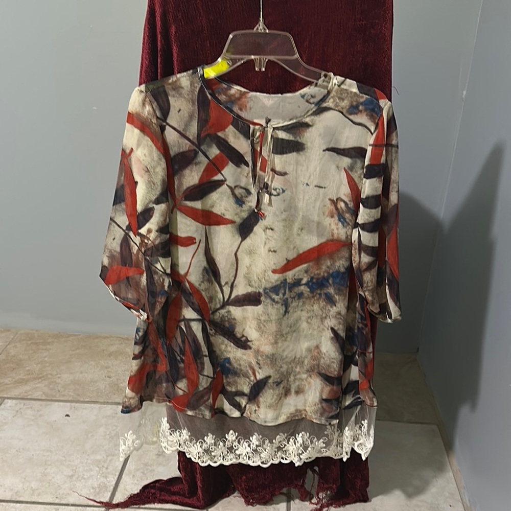 Cream Relaxed Graphic 3/4 Sleeve Blouse